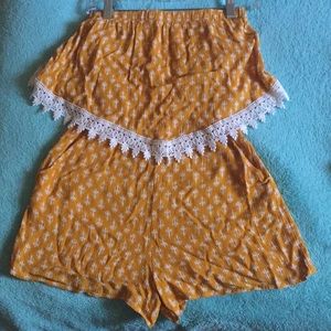 Mustard yellow Strapless short Romper with pockets